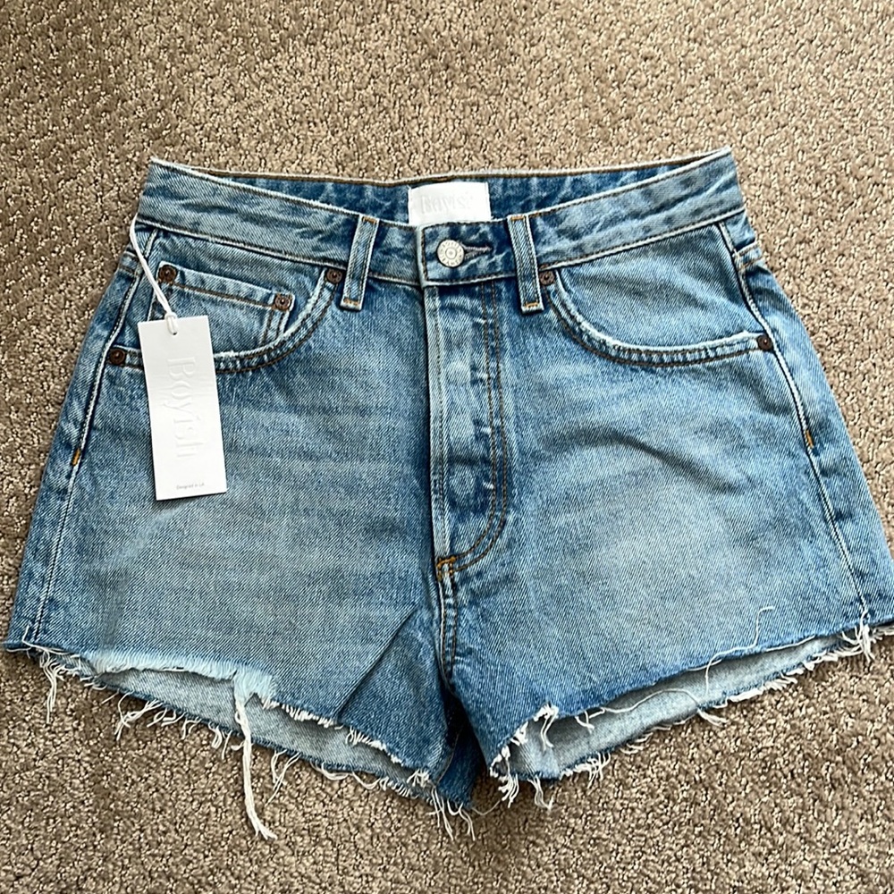 Boyish high-rise cut off short